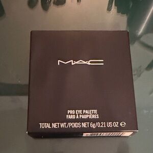 MAC Cosmetics Pro Eye Palette - Black